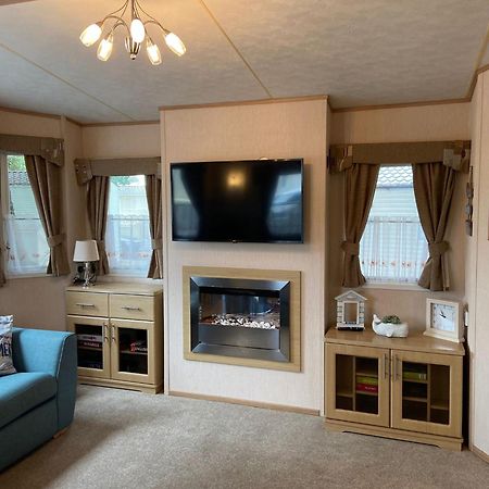 Mudeford Beach Lodge Екстериор снимка