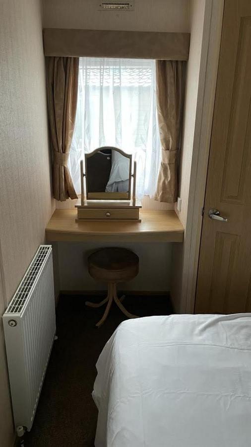 Mudeford Beach Lodge Екстериор снимка