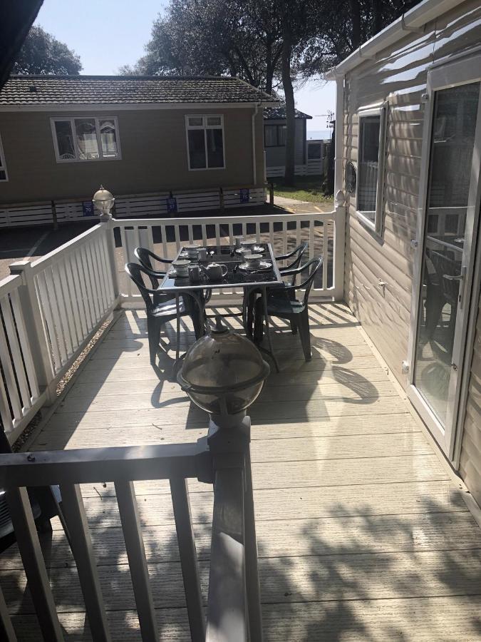 Mudeford Beach Lodge Екстериор снимка