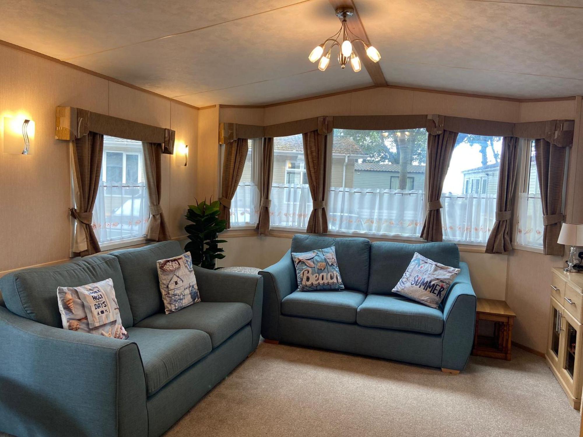 Mudeford Beach Lodge Екстериор снимка